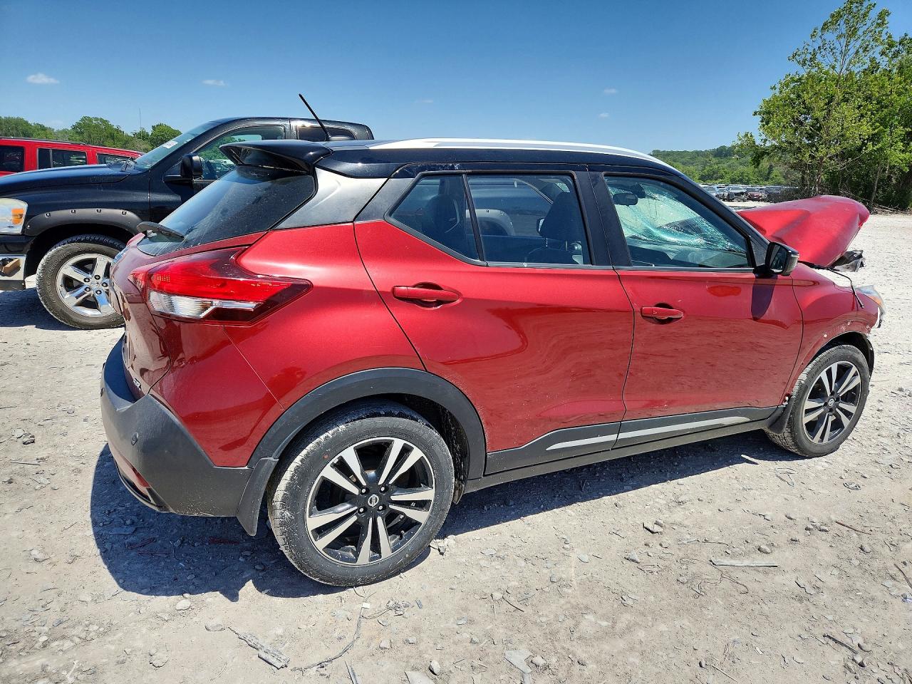 2020 NISSAN KICKS