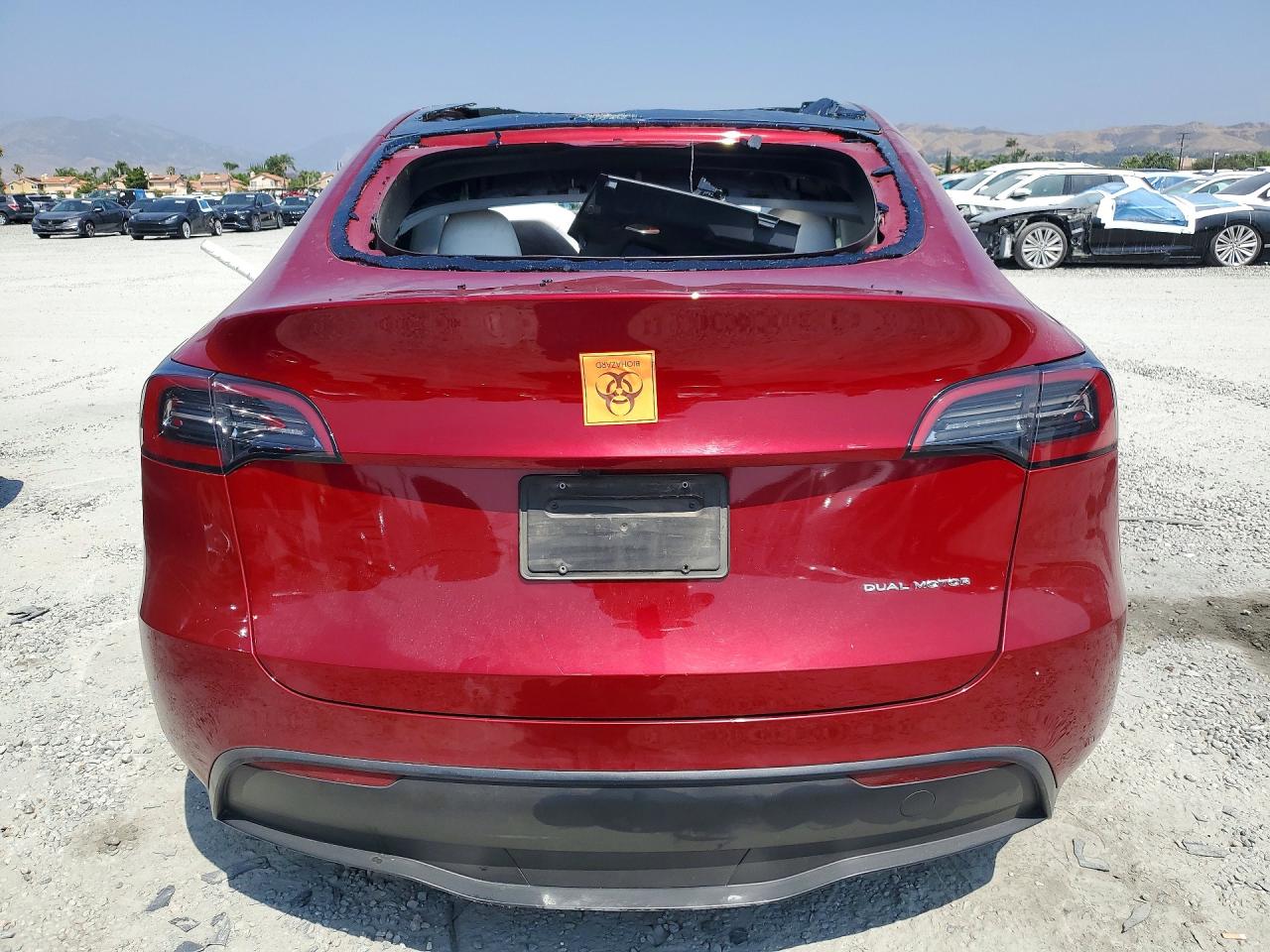 2025 TESLA MODEL Y