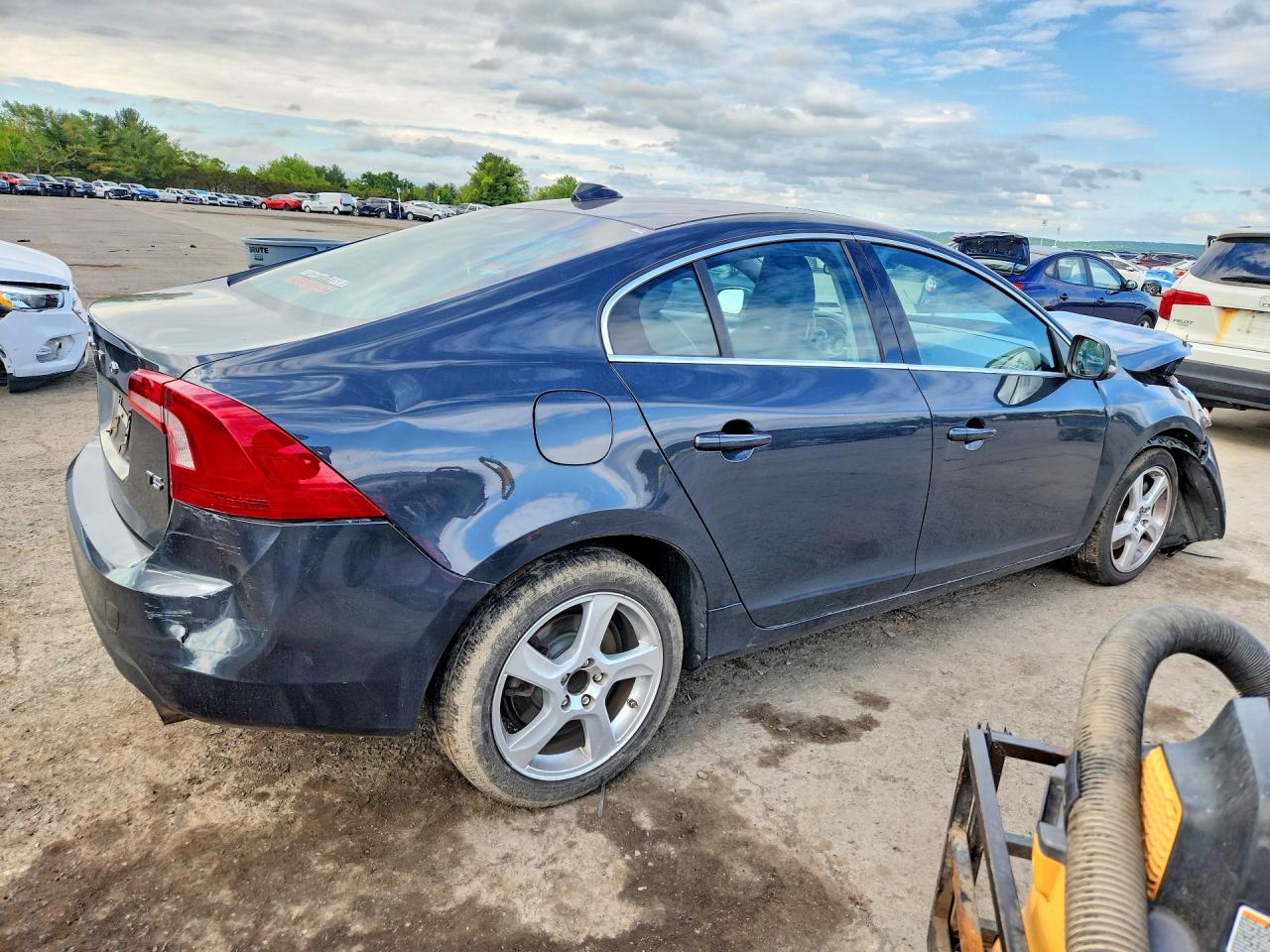 2012 VOLVO S60