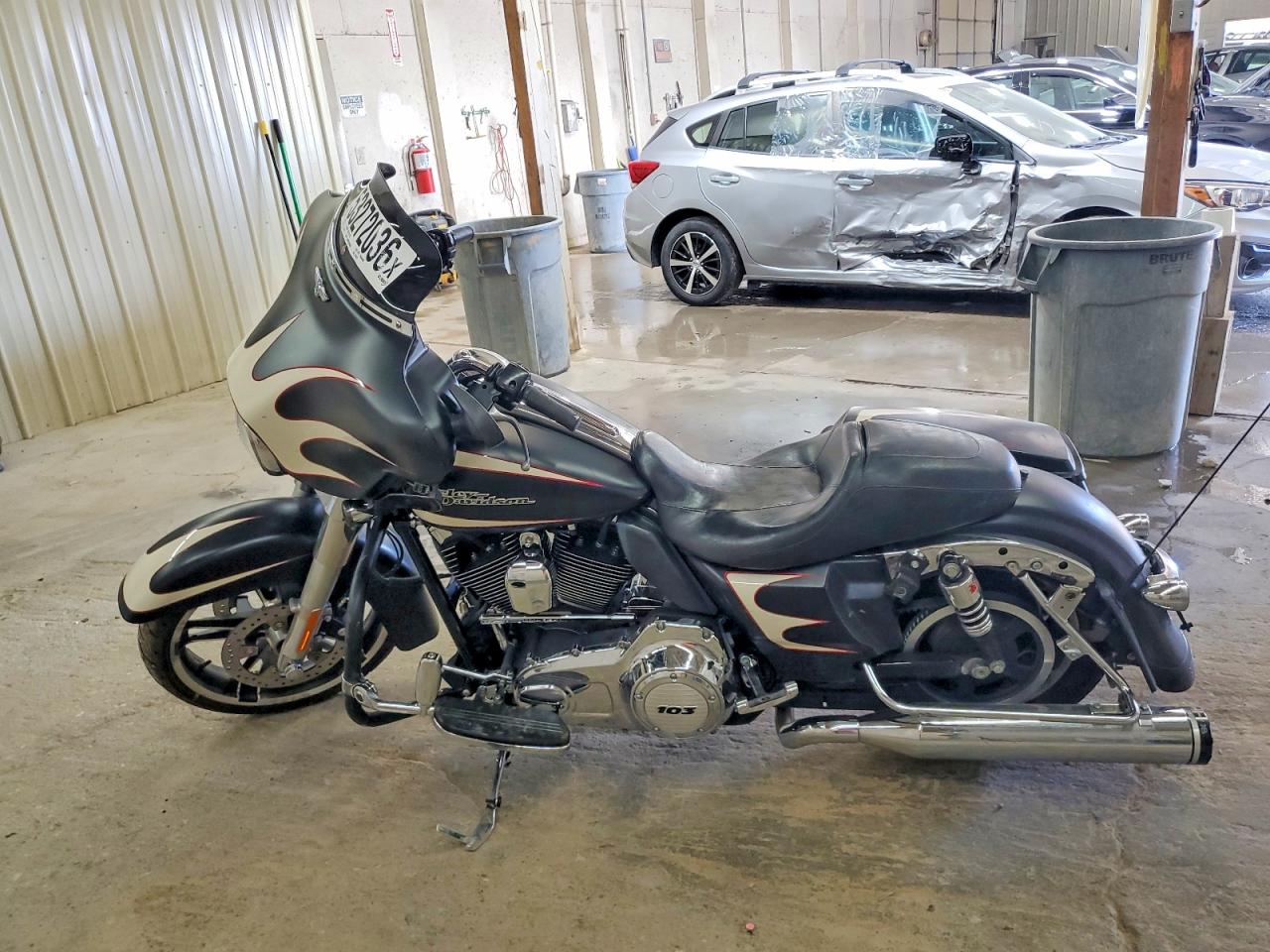 2011 HARLEY-DAVIDSON FL
