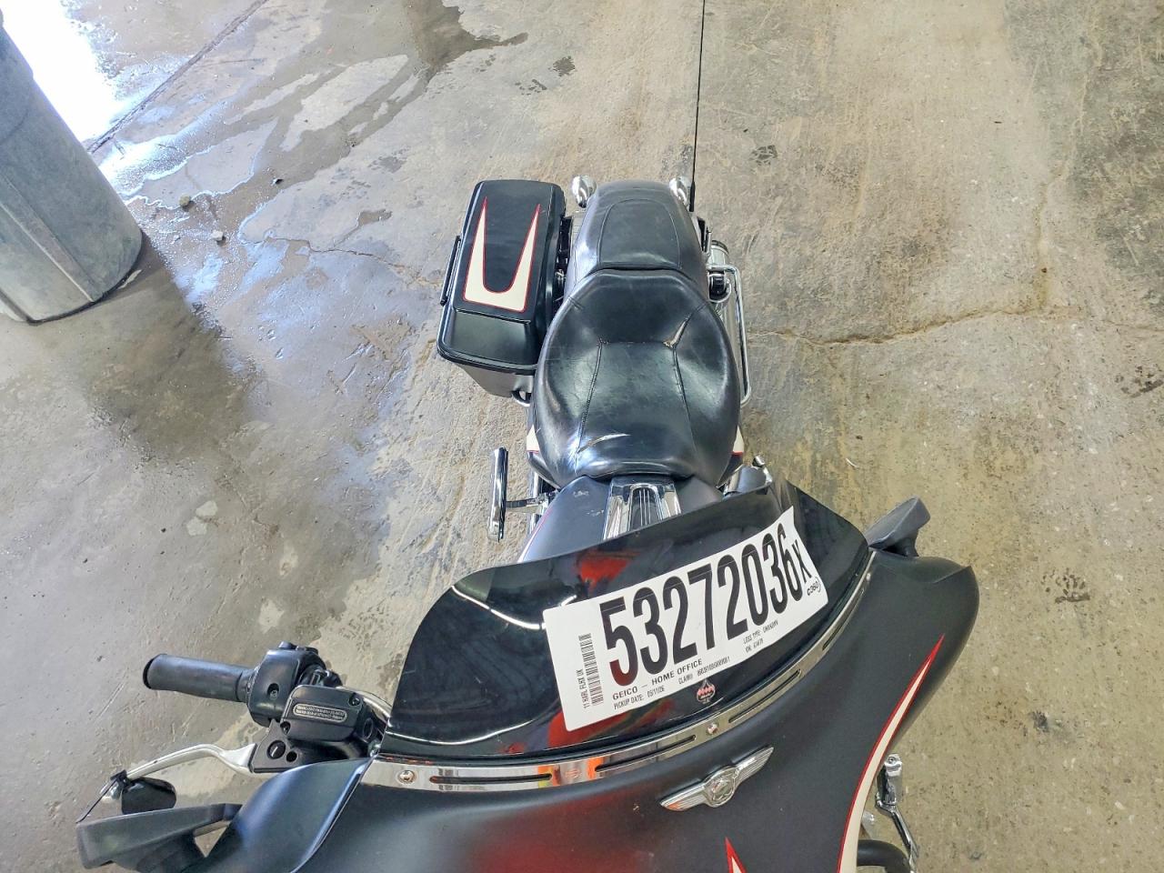 2011 HARLEY-DAVIDSON FL