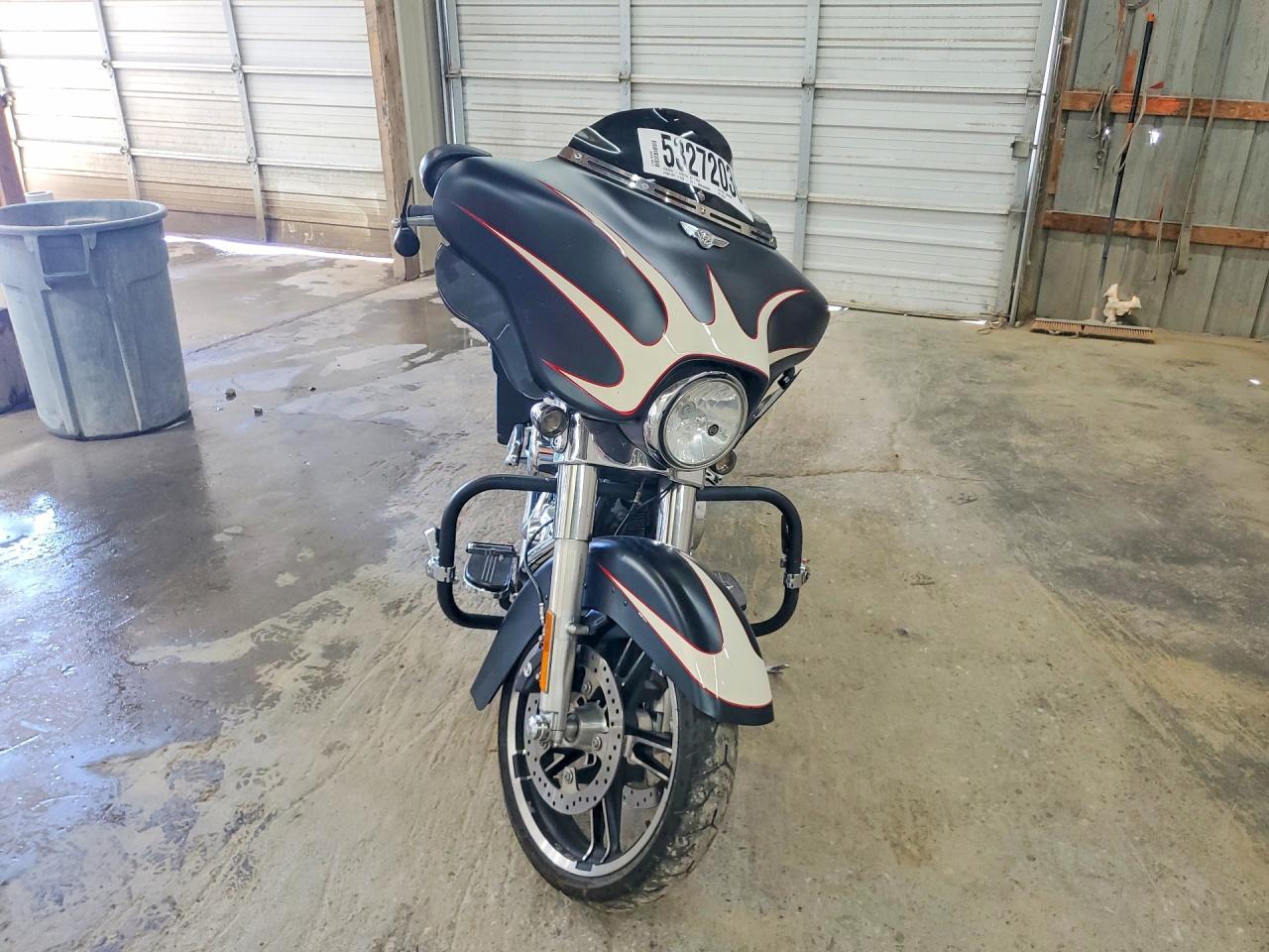 2011 HARLEY-DAVIDSON FL