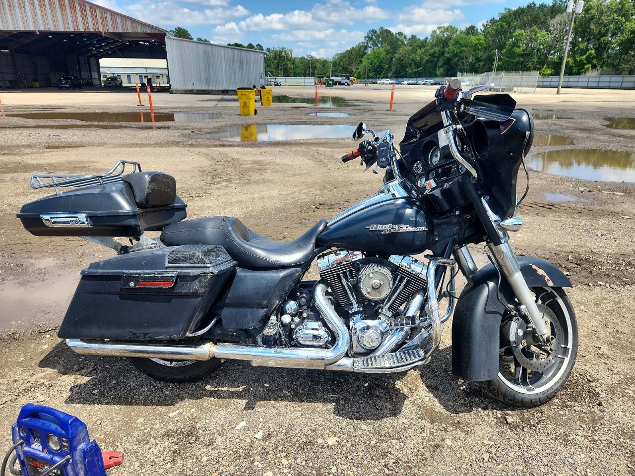 2011 HARLEY-DAVIDSON FL