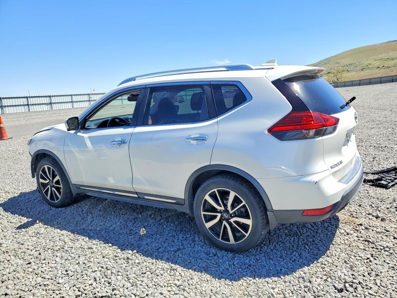 2017 NISSAN ROGUE