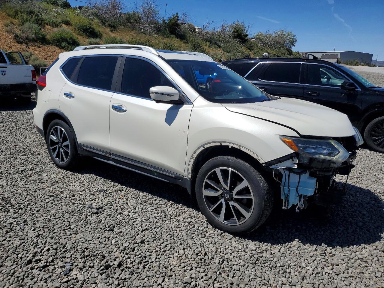 2017 NISSAN ROGUE