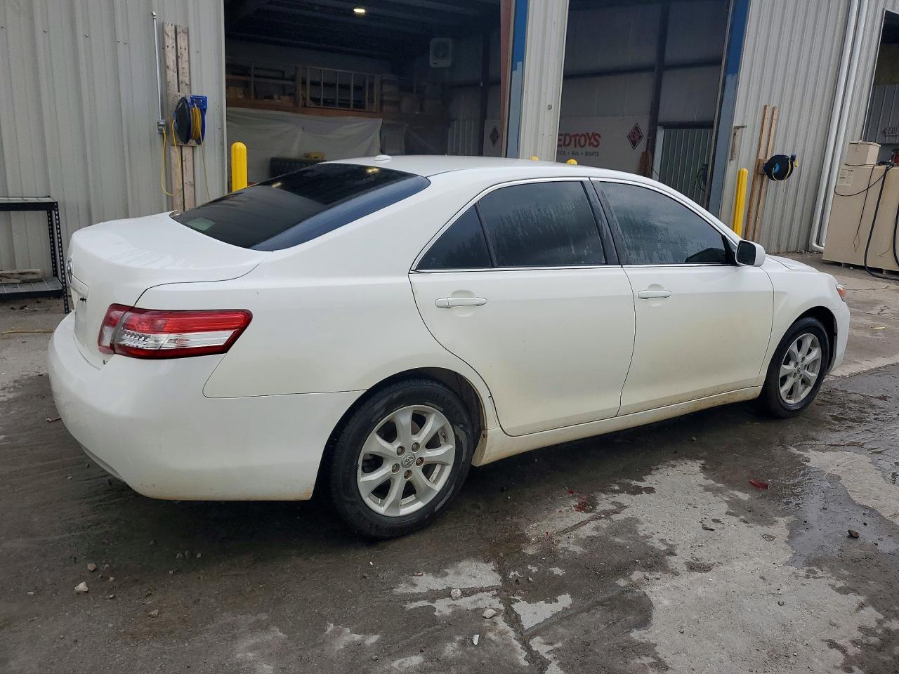 2011 TOYOTA CAMRY