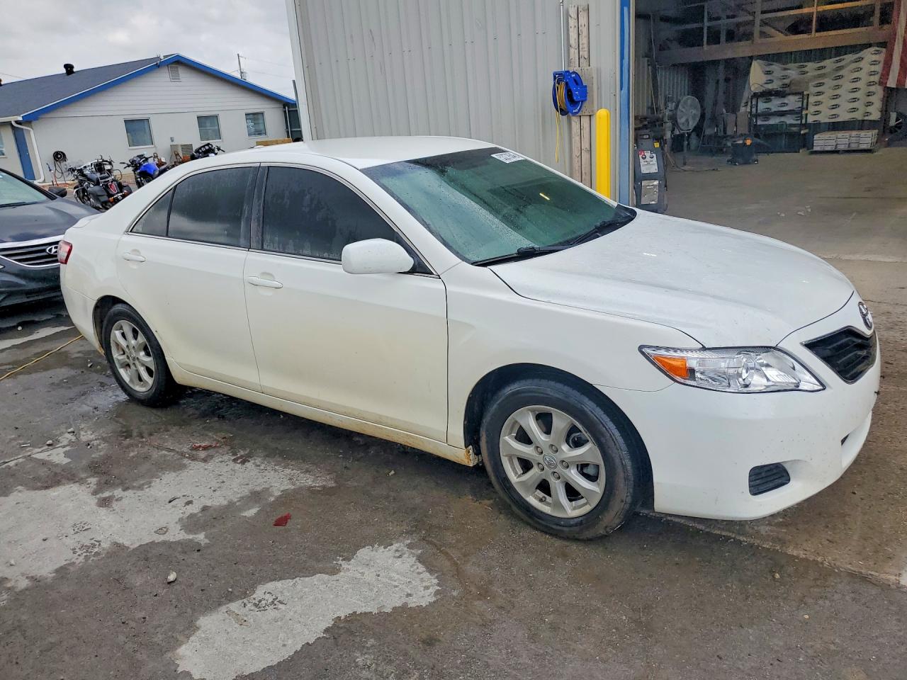 2011 TOYOTA CAMRY