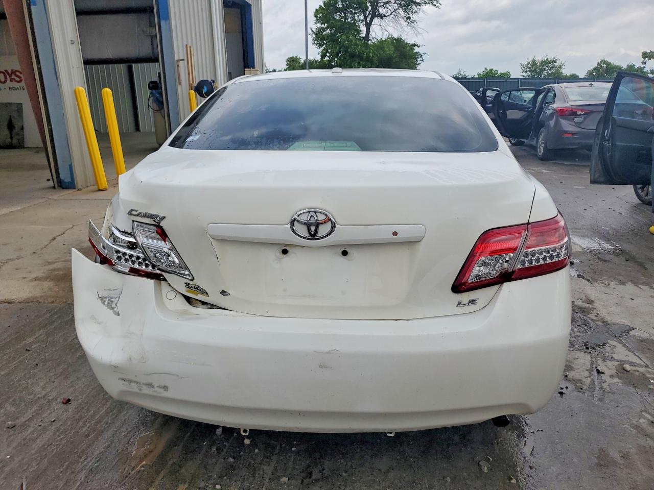 2011 TOYOTA CAMRY