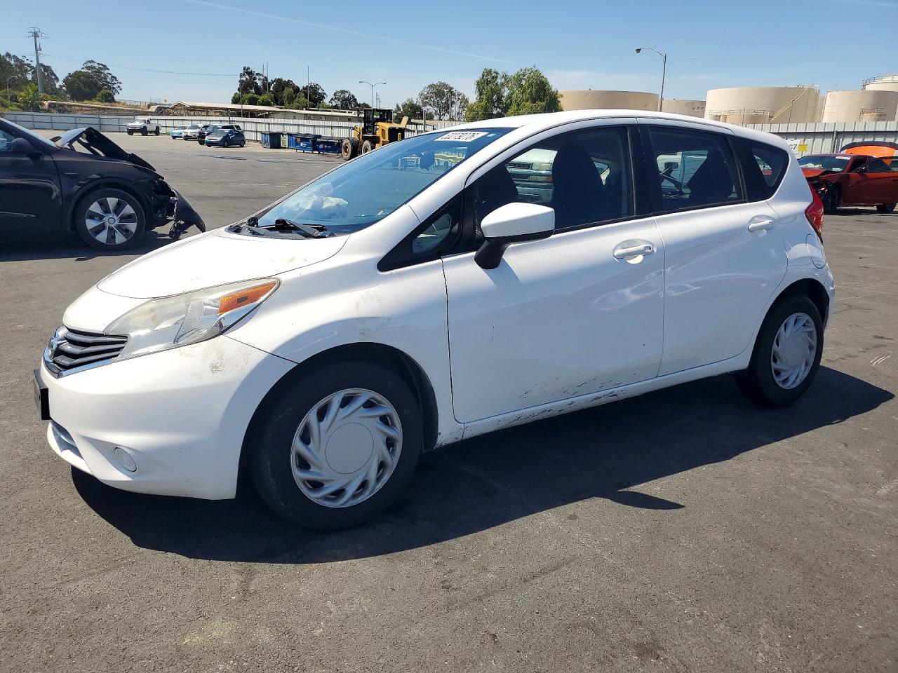 2016 NISSAN VERSA