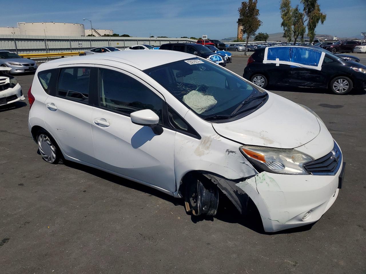 2016 NISSAN VERSA