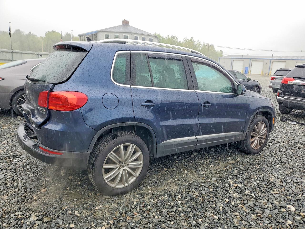 2015 VOLKSWAGEN TIGUAN