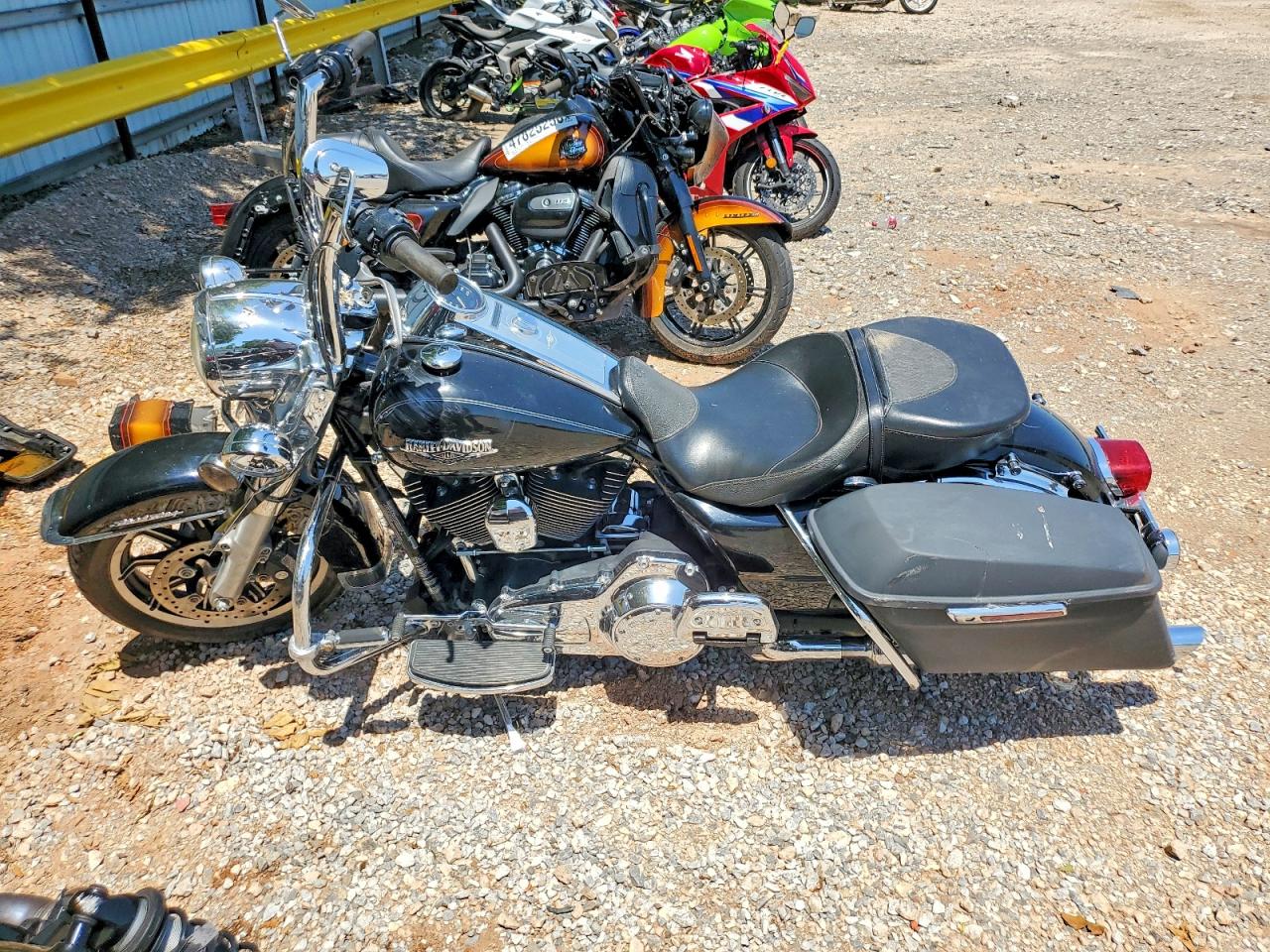2015 HARLEY-DAVIDSON FL