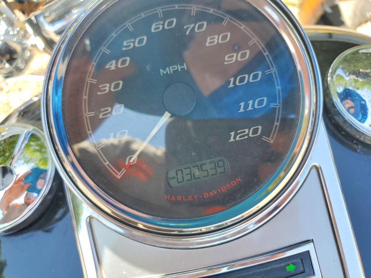2015 HARLEY-DAVIDSON FL