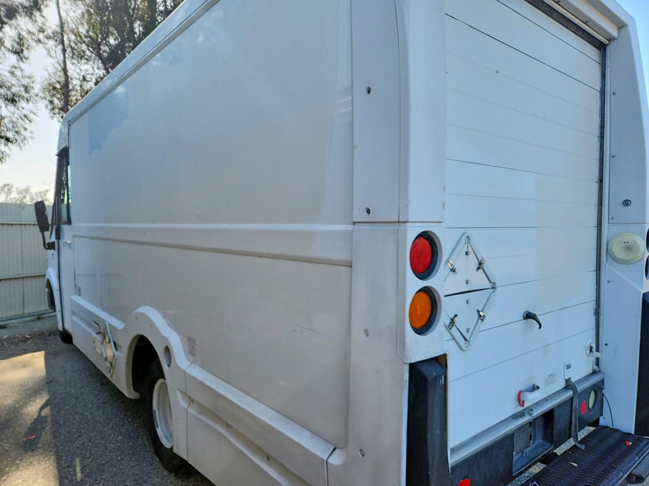 2016 ISUZU NPR
