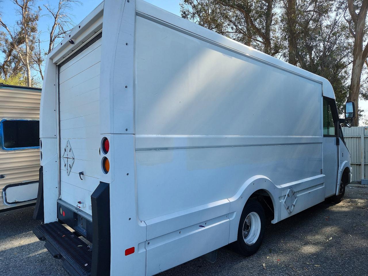 2016 ISUZU NPR
