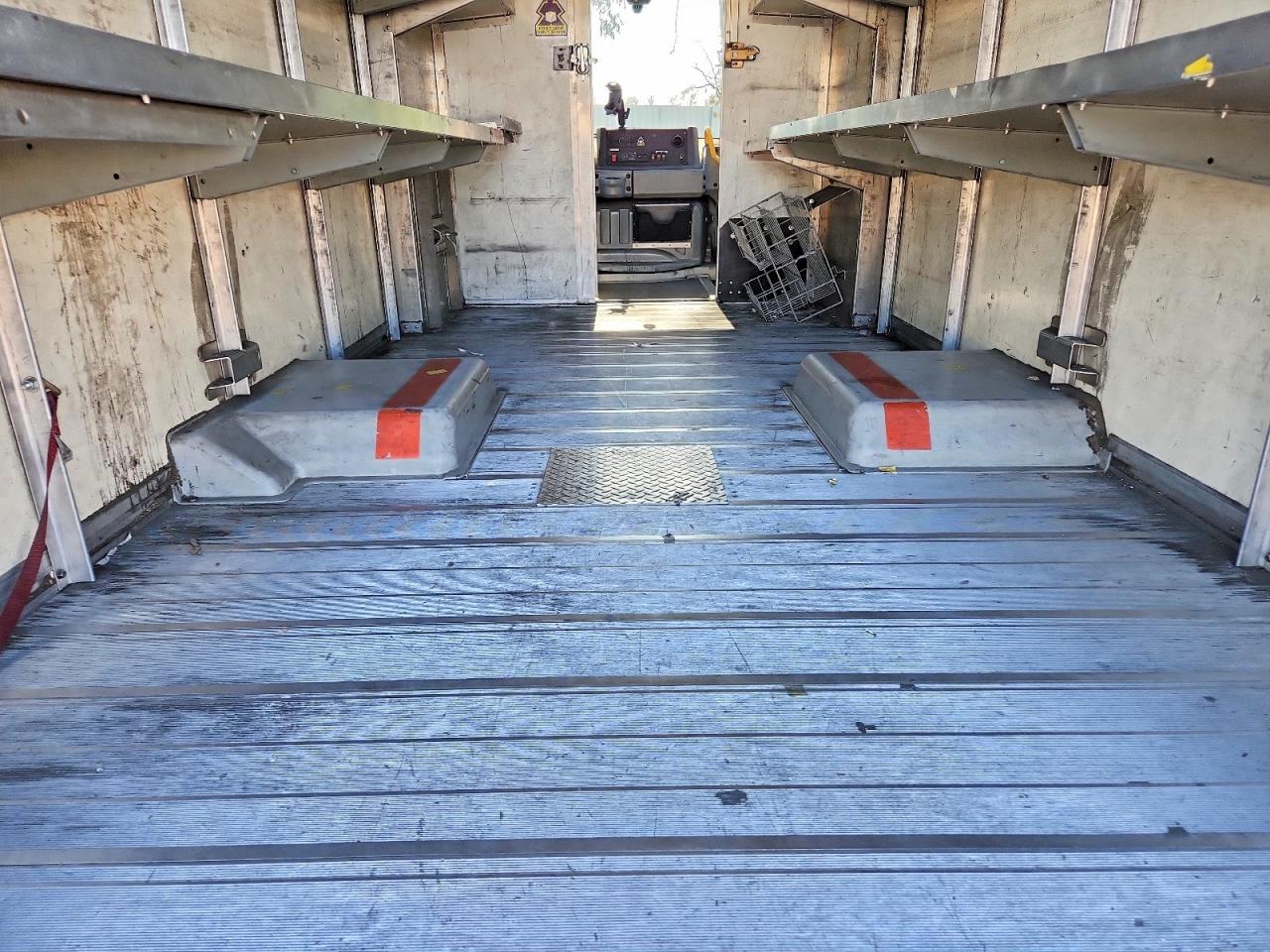2016 ISUZU NPR