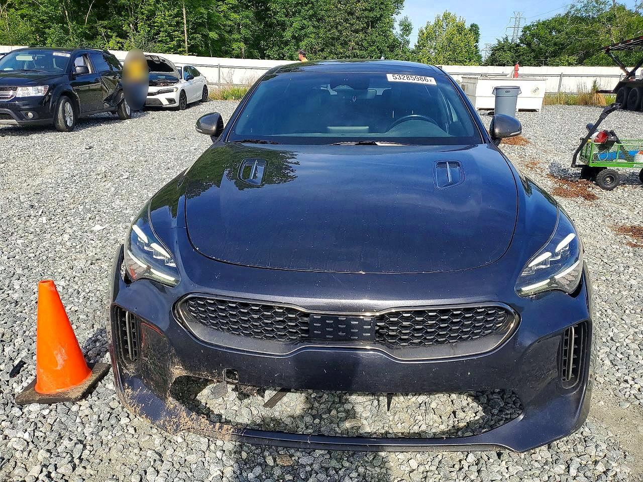 2022 KIA STINGER