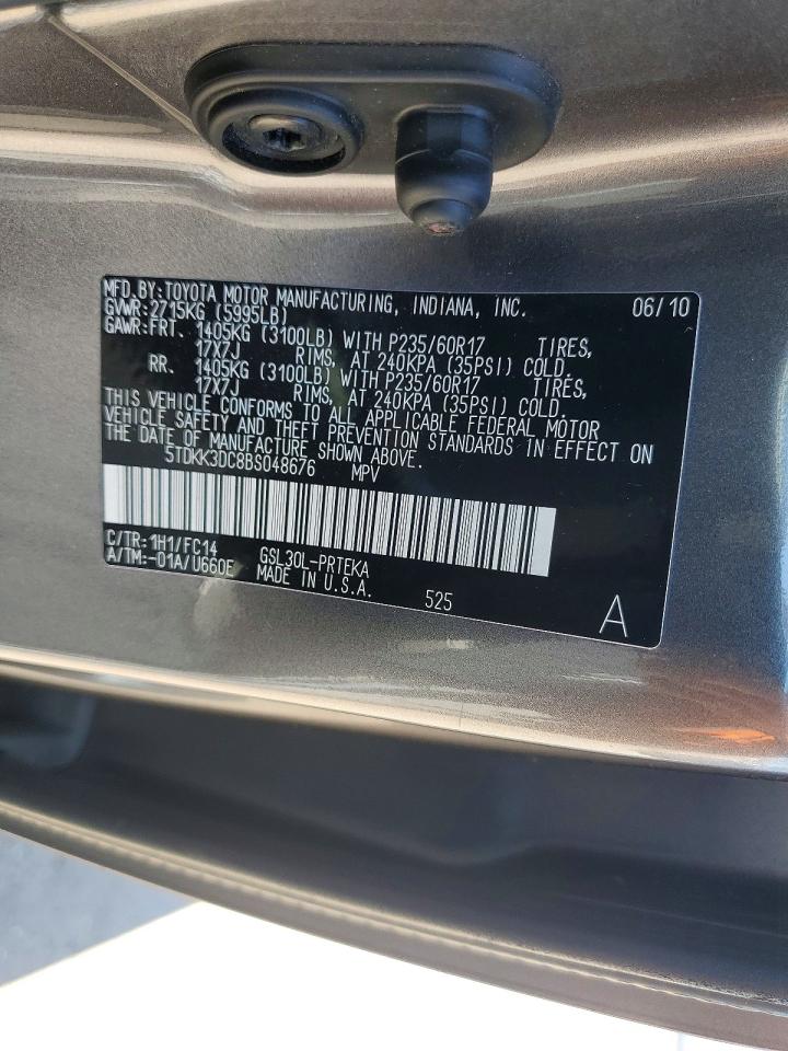 2011 TOYOTA SIENNA