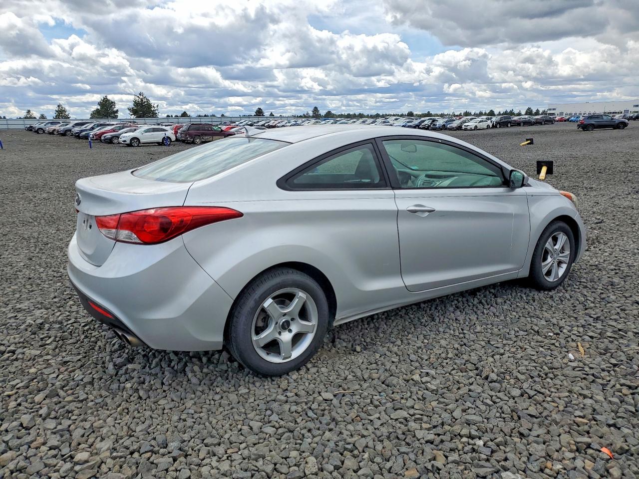 2013 HYUNDAI ELANTRA