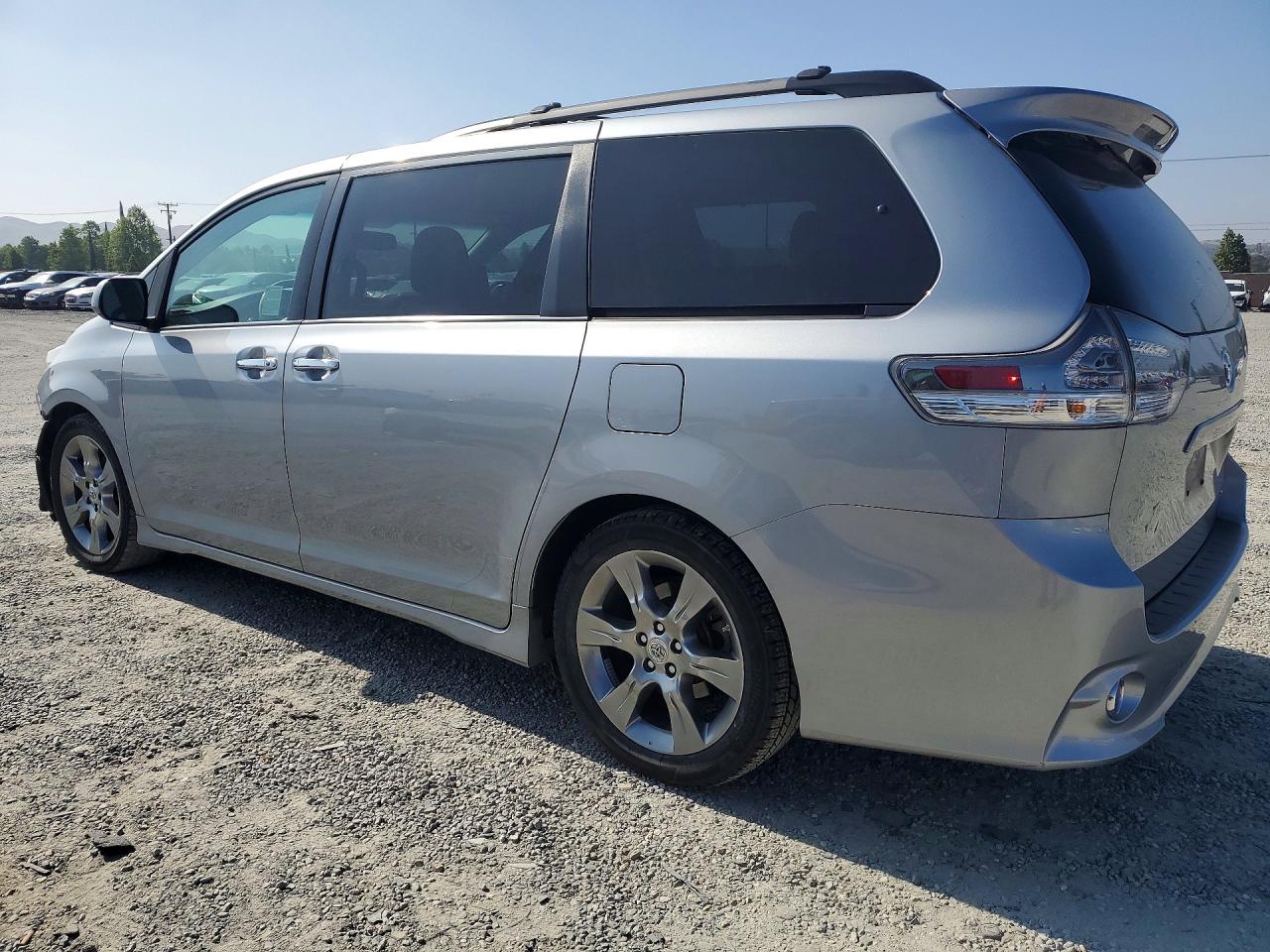 2014 TOYOTA SIENNA