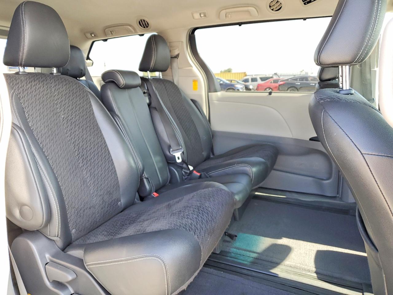 2014 TOYOTA SIENNA