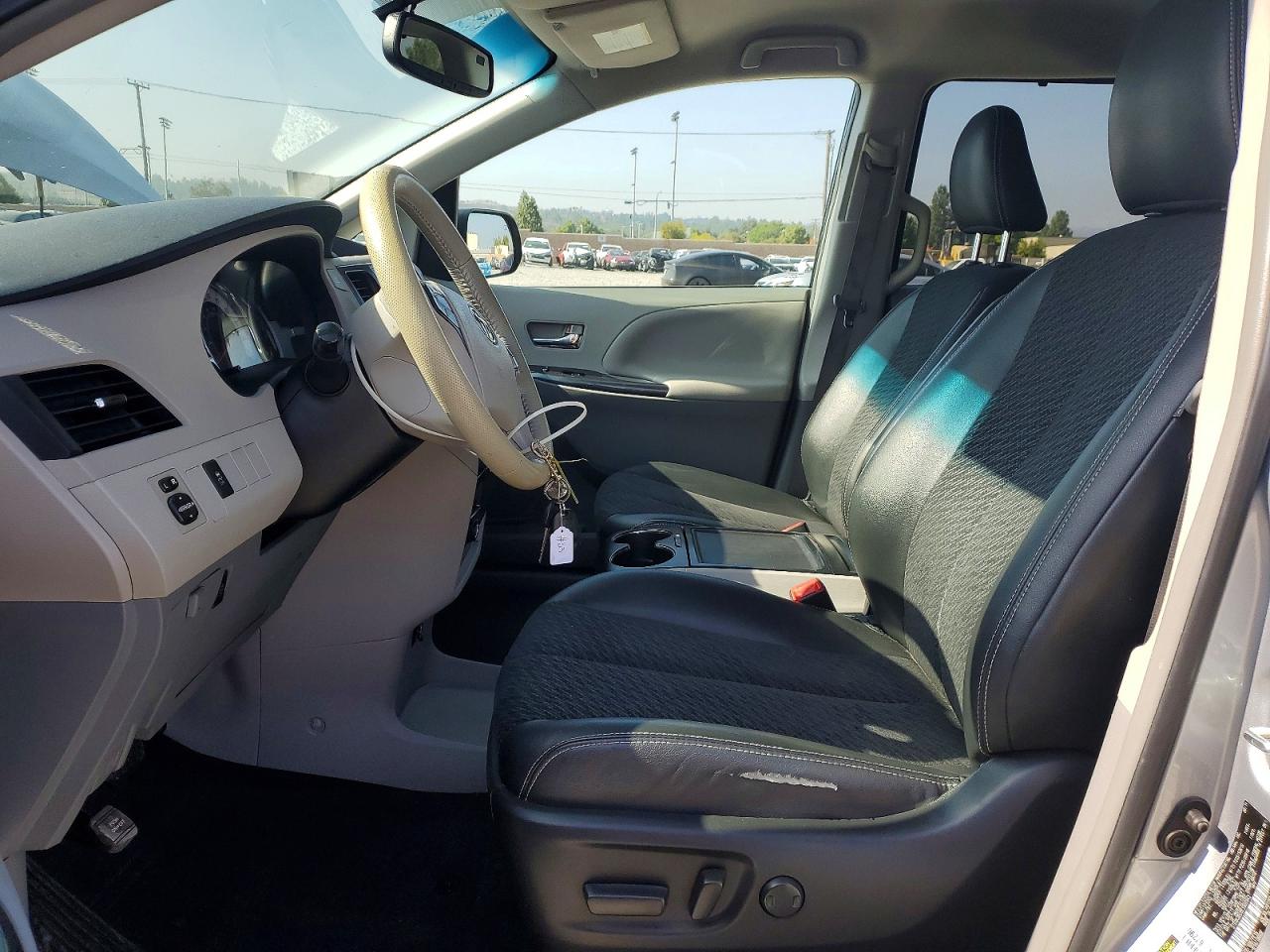 2014 TOYOTA SIENNA