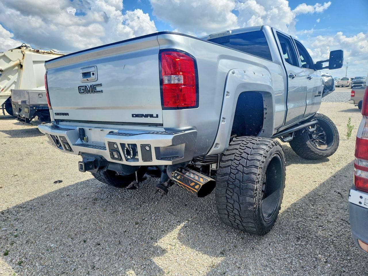 2018 GMC SIERRA