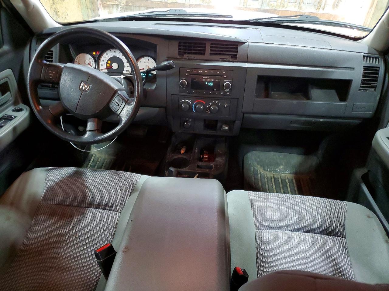 2011 DODGE DAKOTA