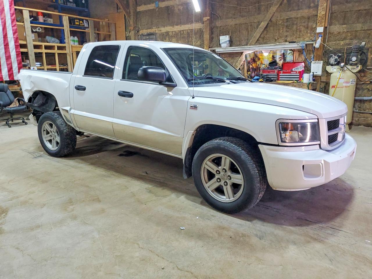 2011 DODGE DAKOTA