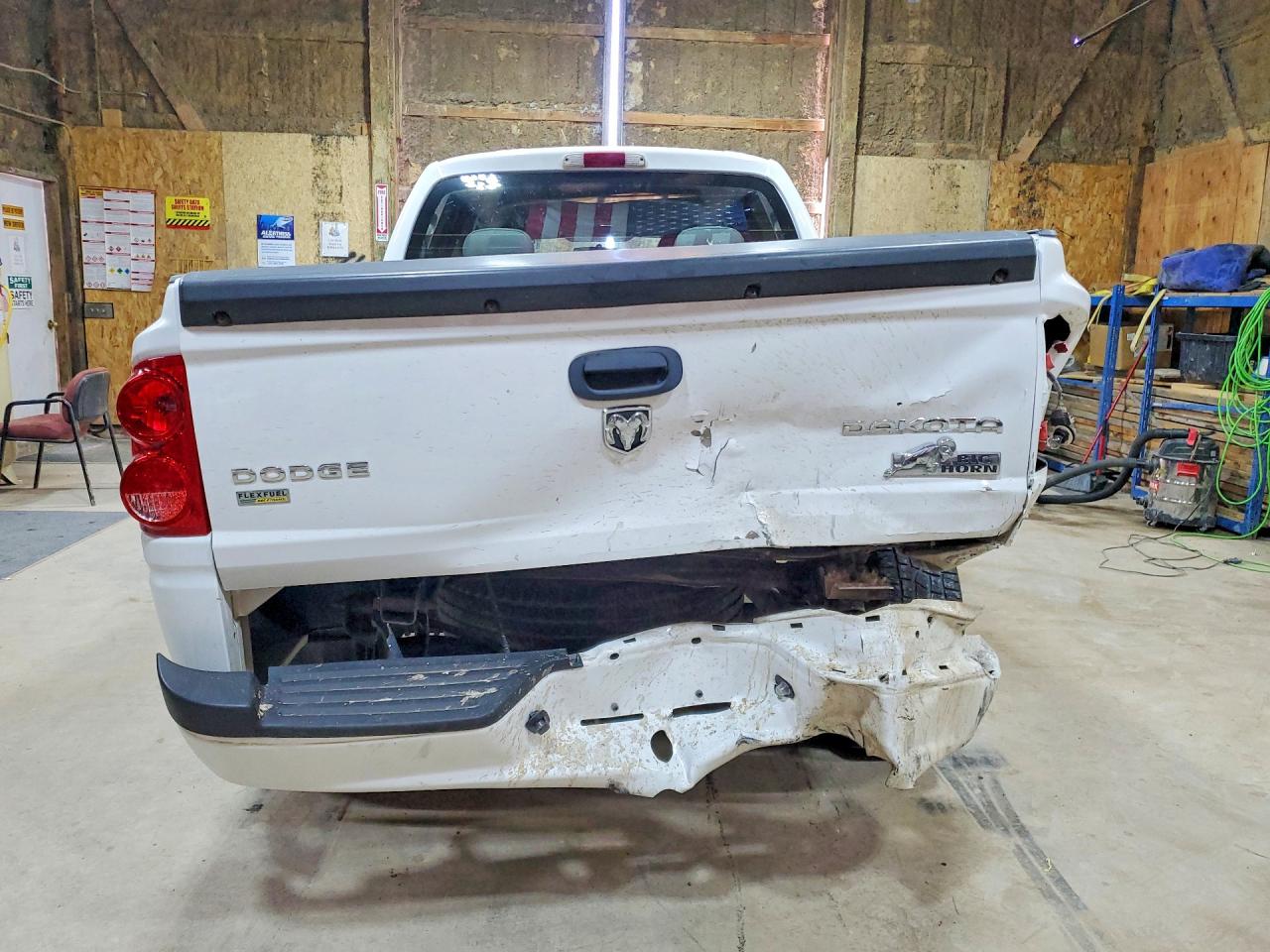 2011 DODGE DAKOTA