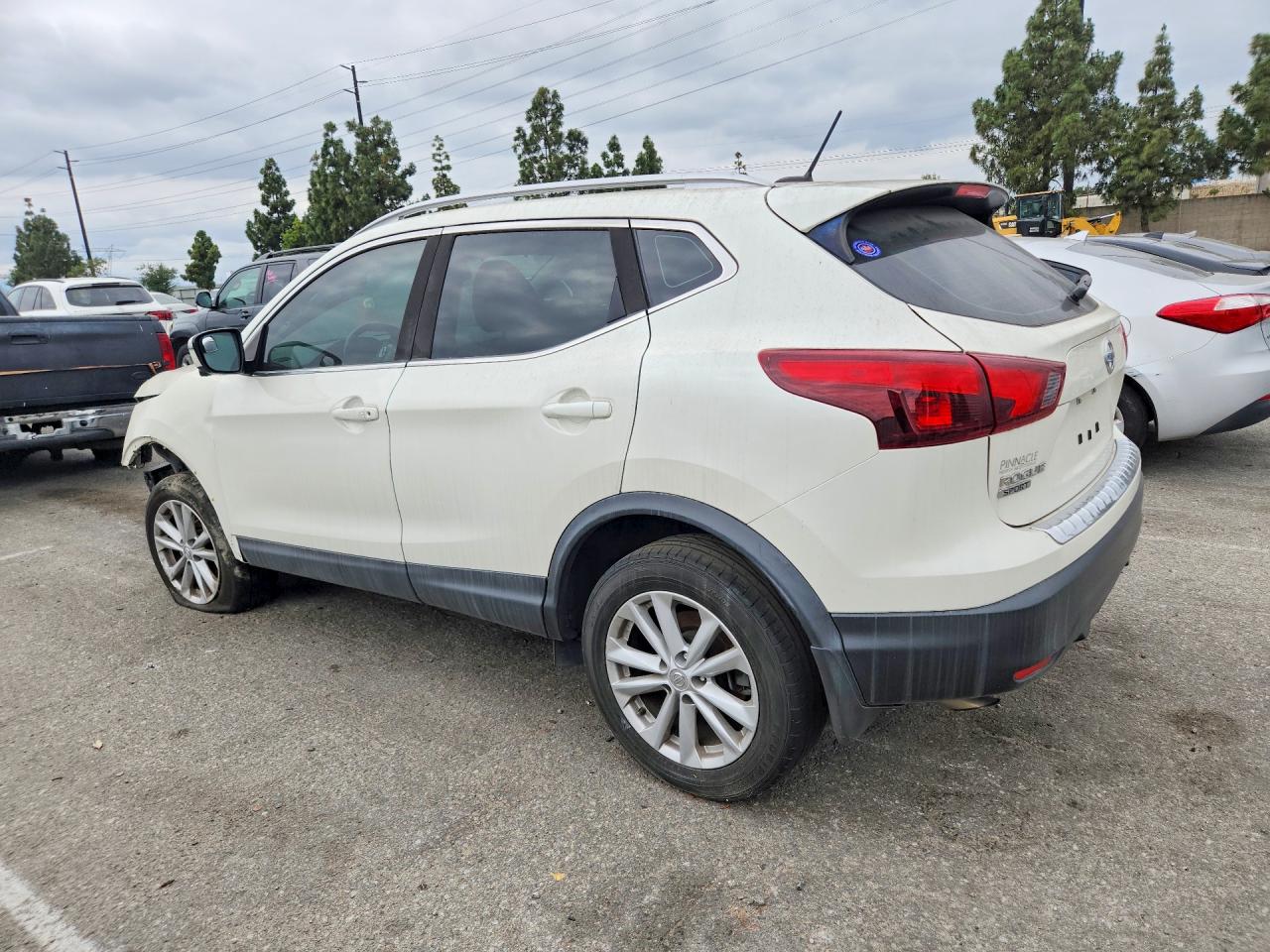 2017 NISSAN ROGUE