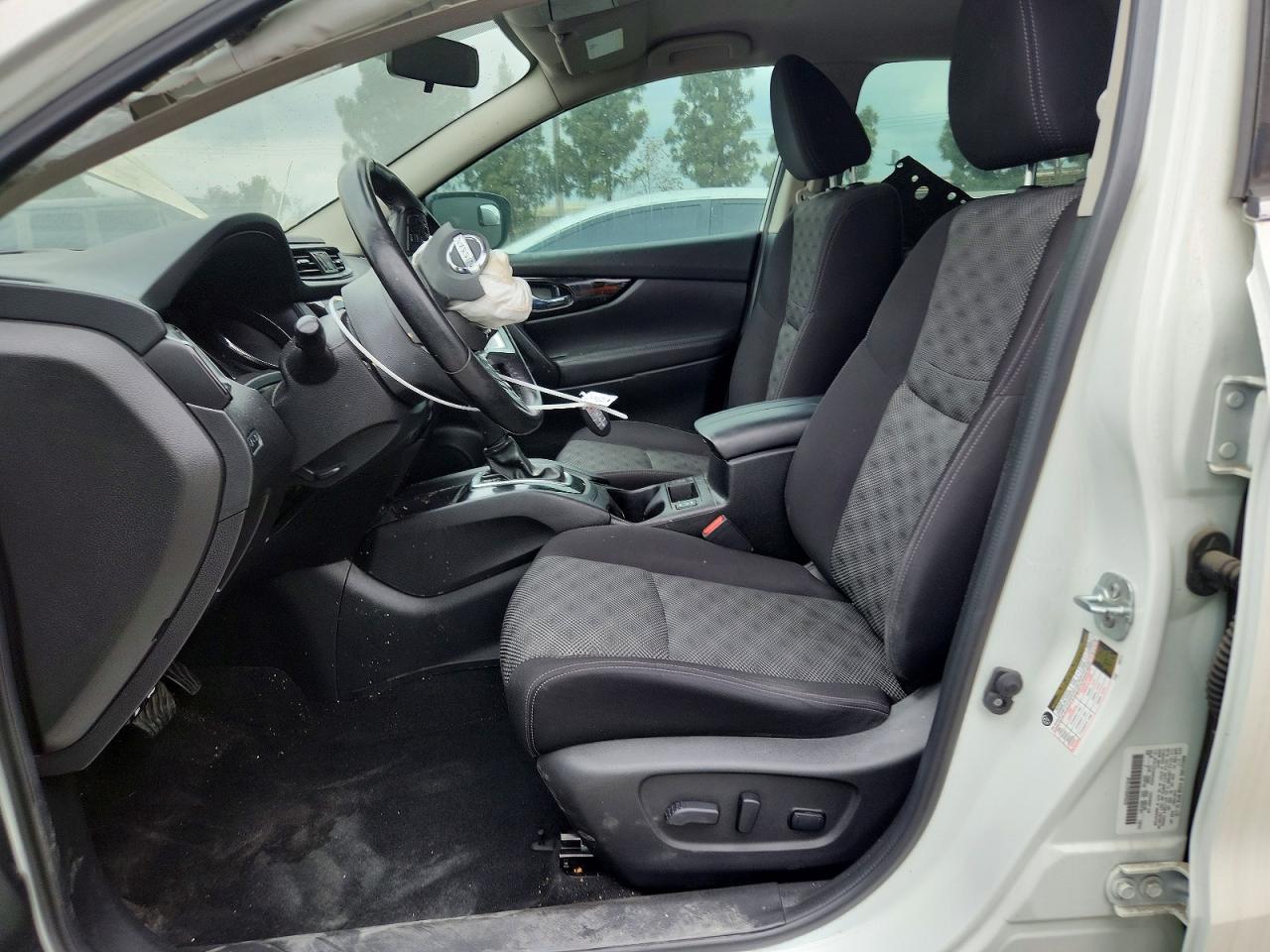 2017 NISSAN ROGUE