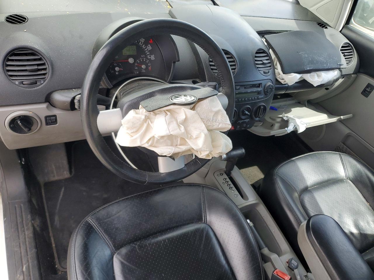 2001 VOLKSWAGEN BEETLE