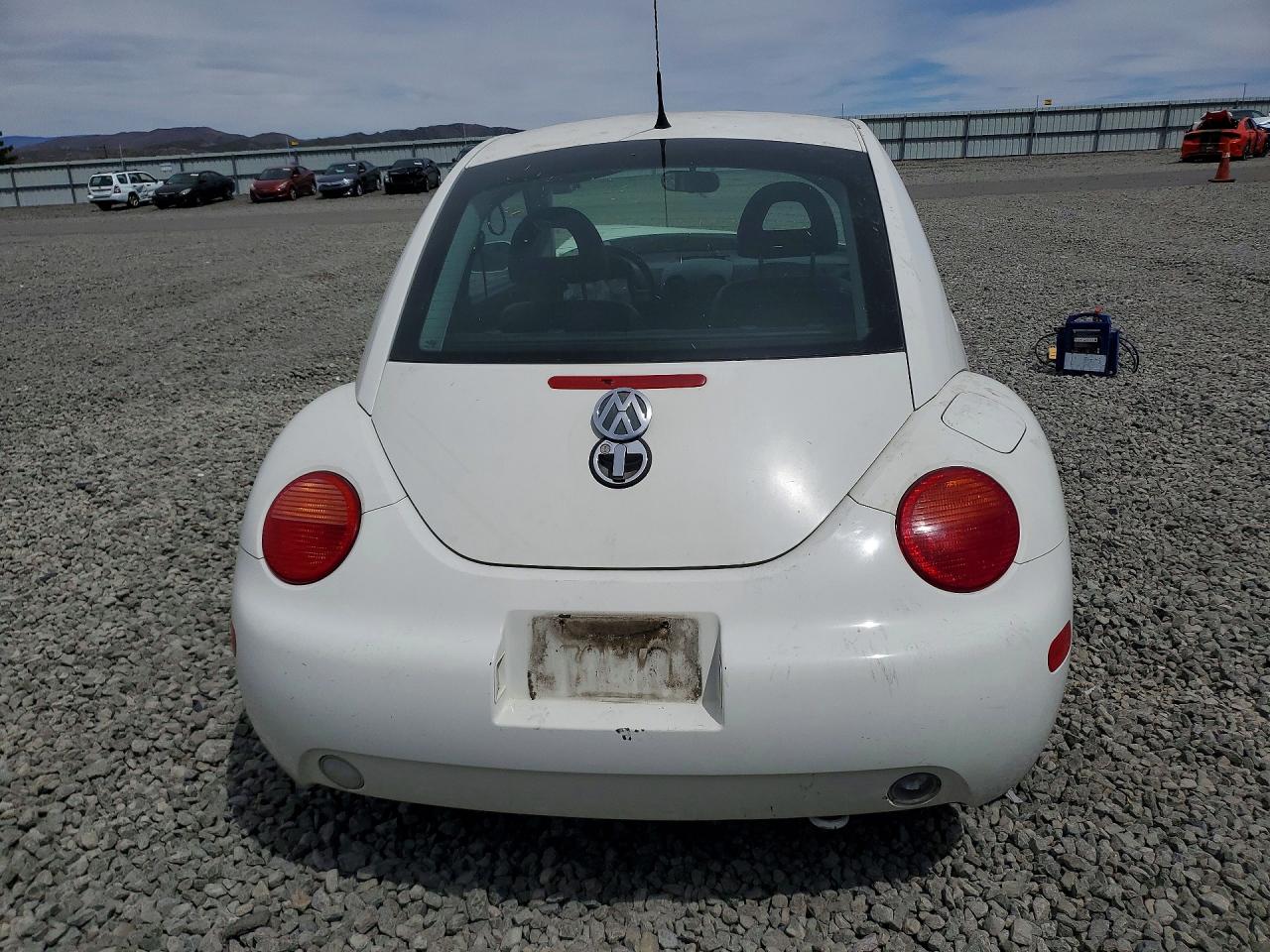 2001 VOLKSWAGEN BEETLE
