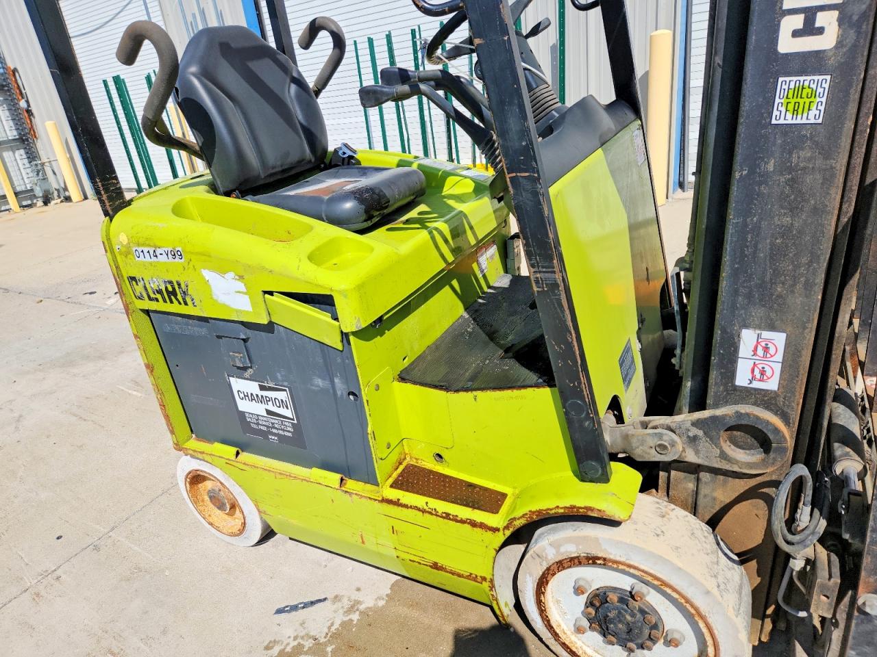 1999 CLARK FORKLIFT FORKLIFT