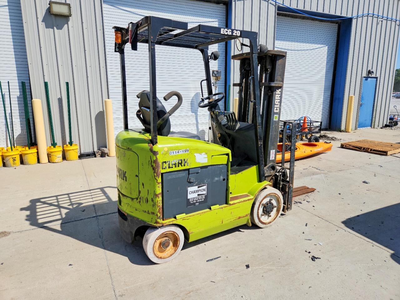 1999 CLARK FORKLIFT FORKLIFT