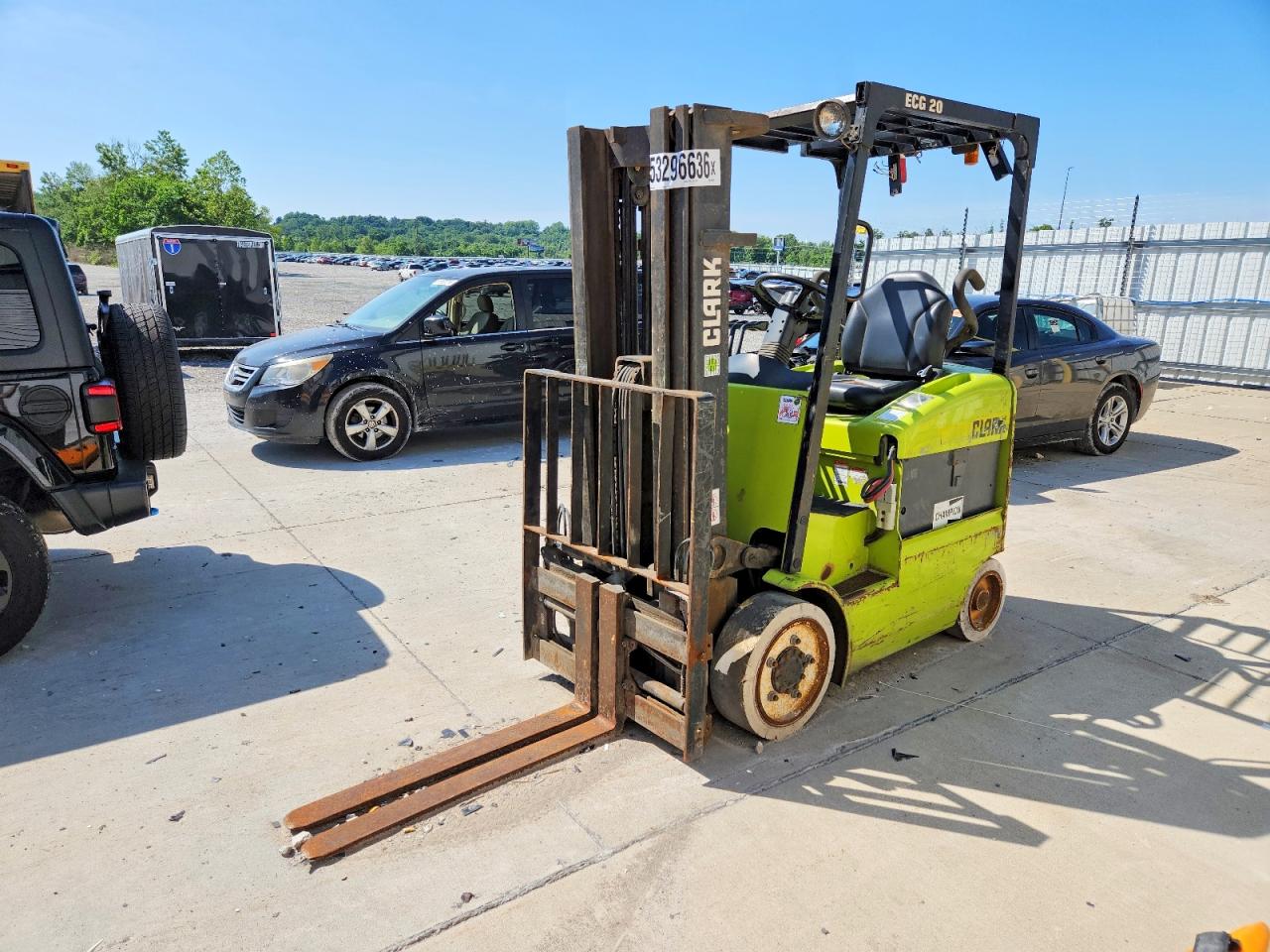 1999 CLARK FORKLIFT FORKLIFT