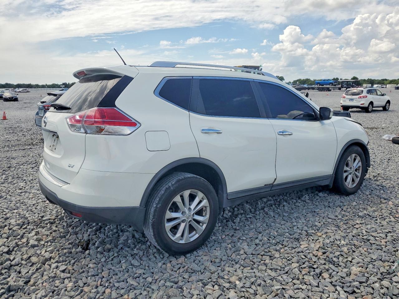 2016 NISSAN ROGUE