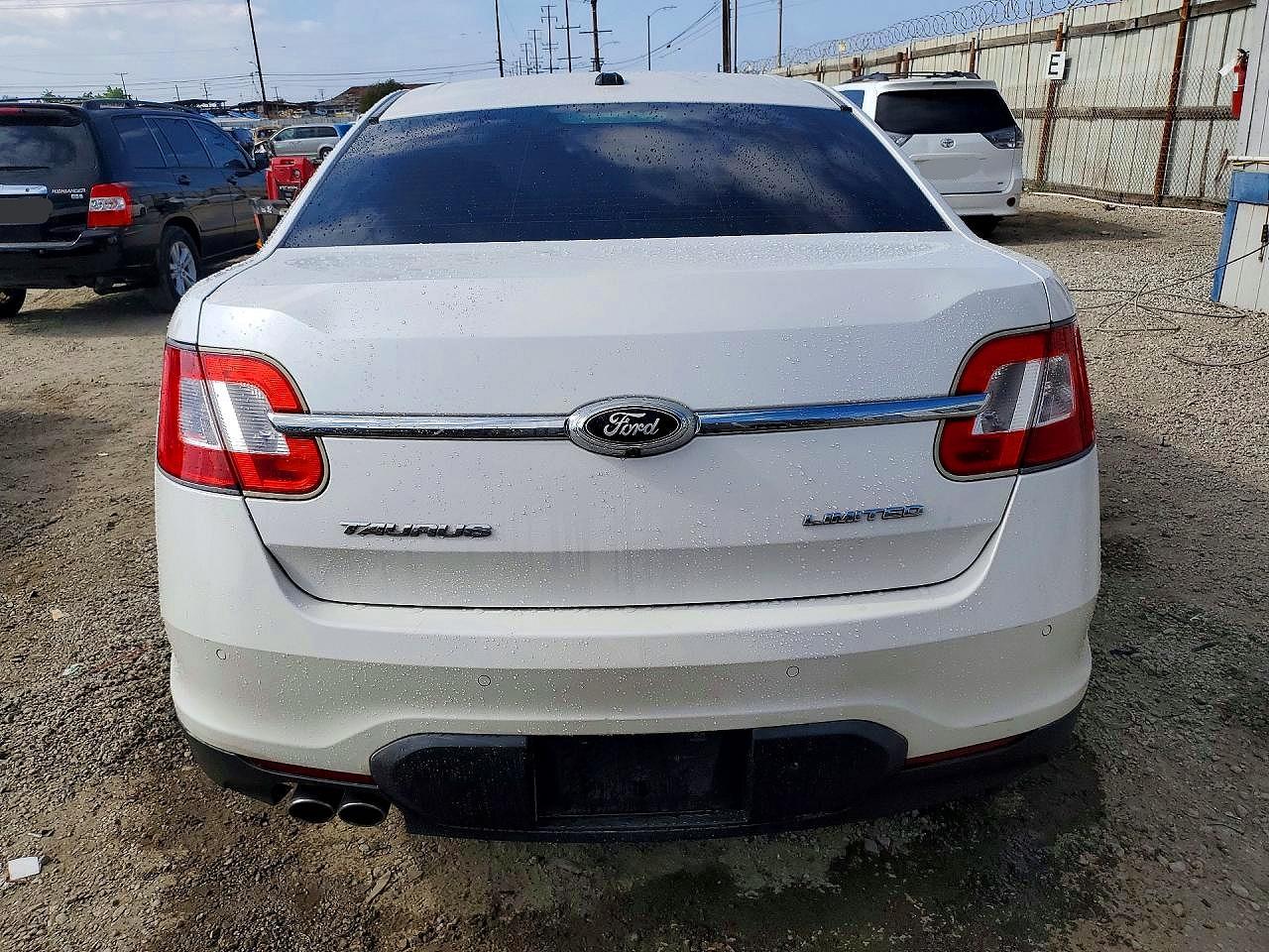2011 FORD TAURUS