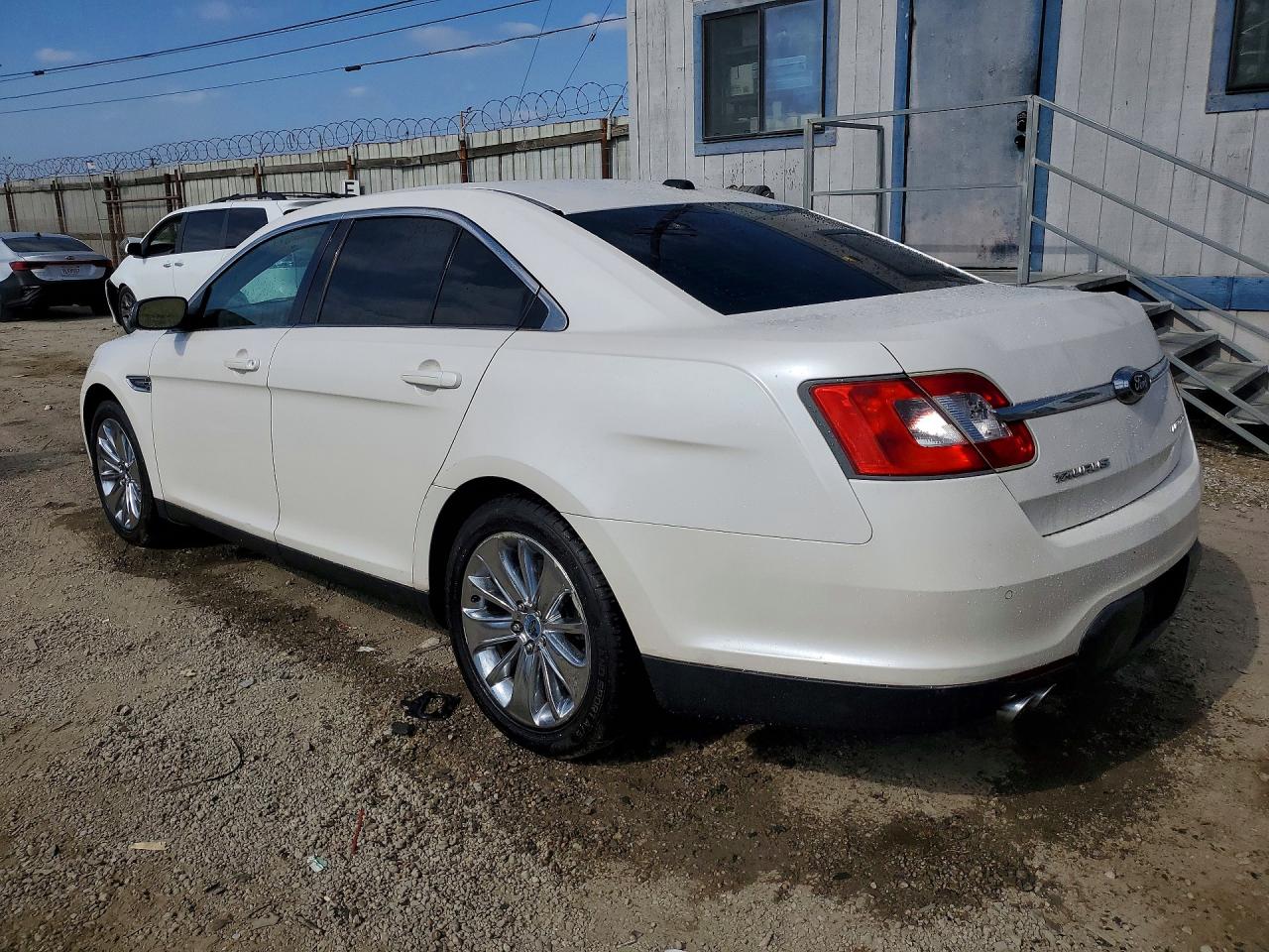2011 FORD TAURUS