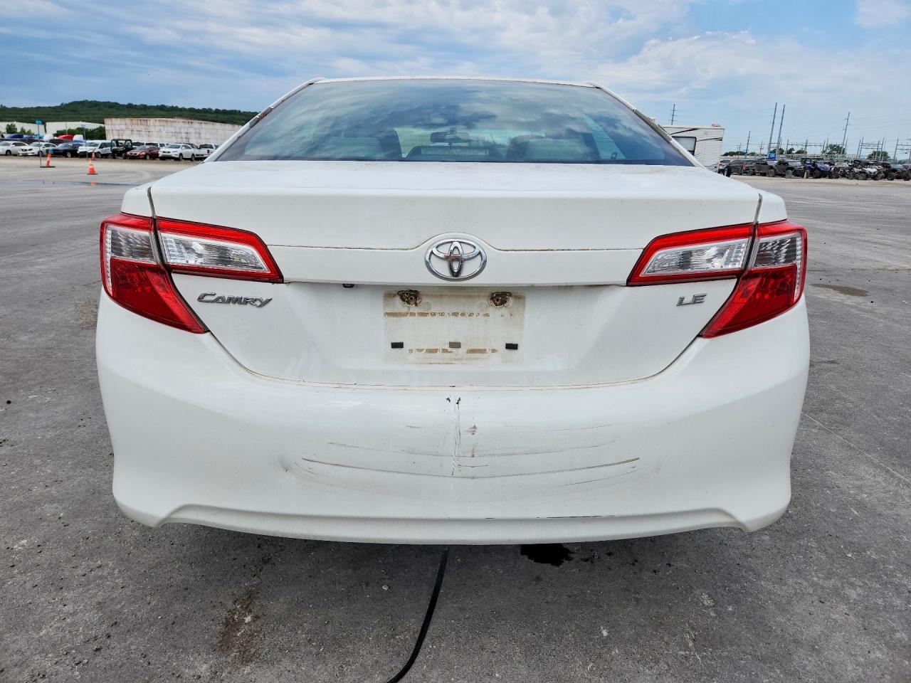 2014 TOYOTA CAMRY