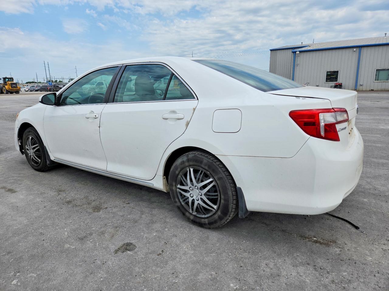 2014 TOYOTA CAMRY