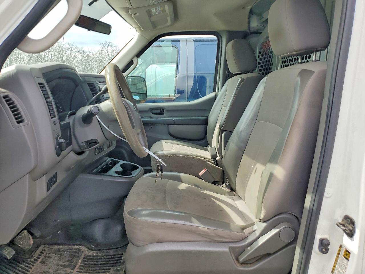 2013 NISSAN NV