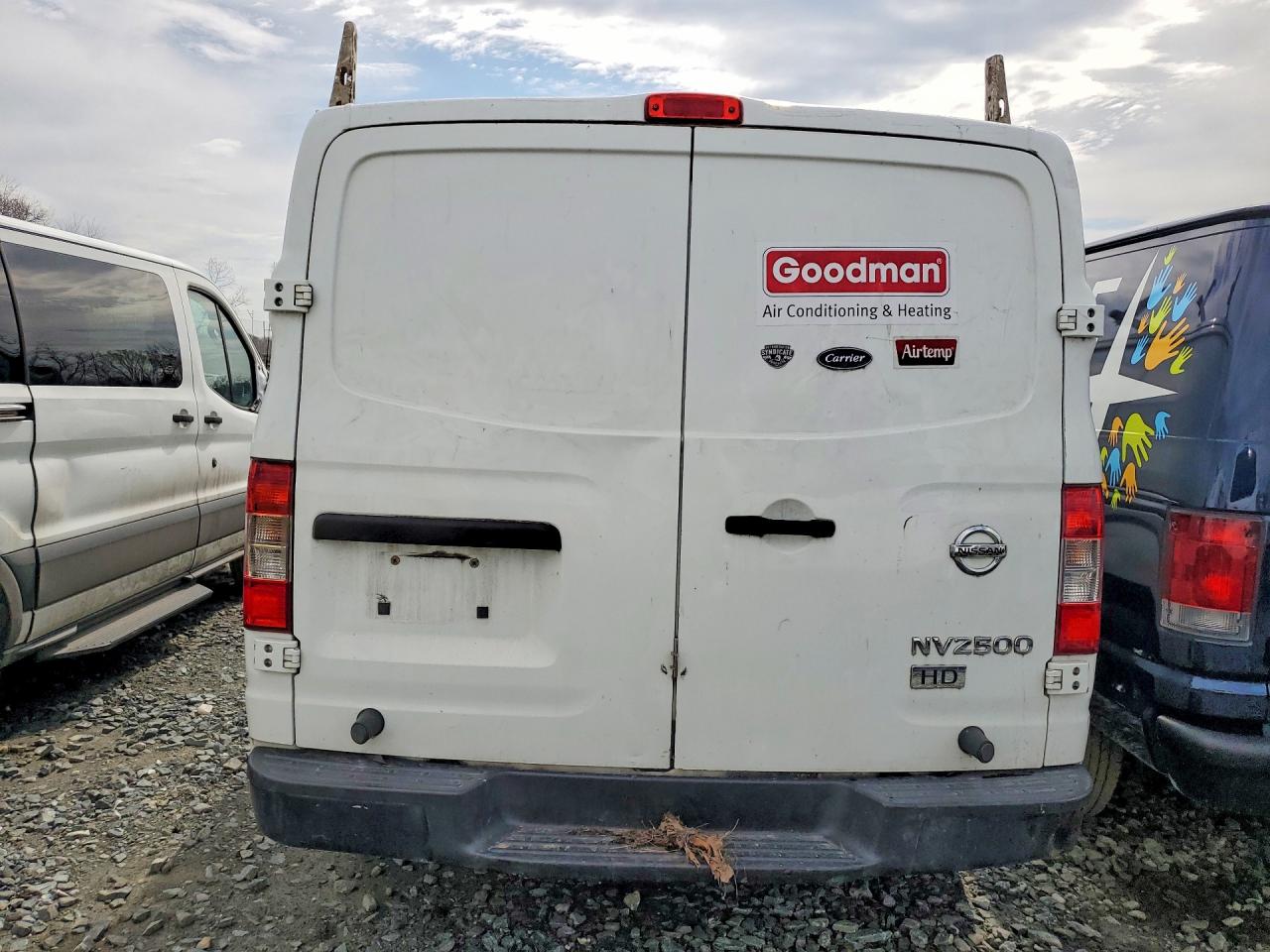 2013 NISSAN NV