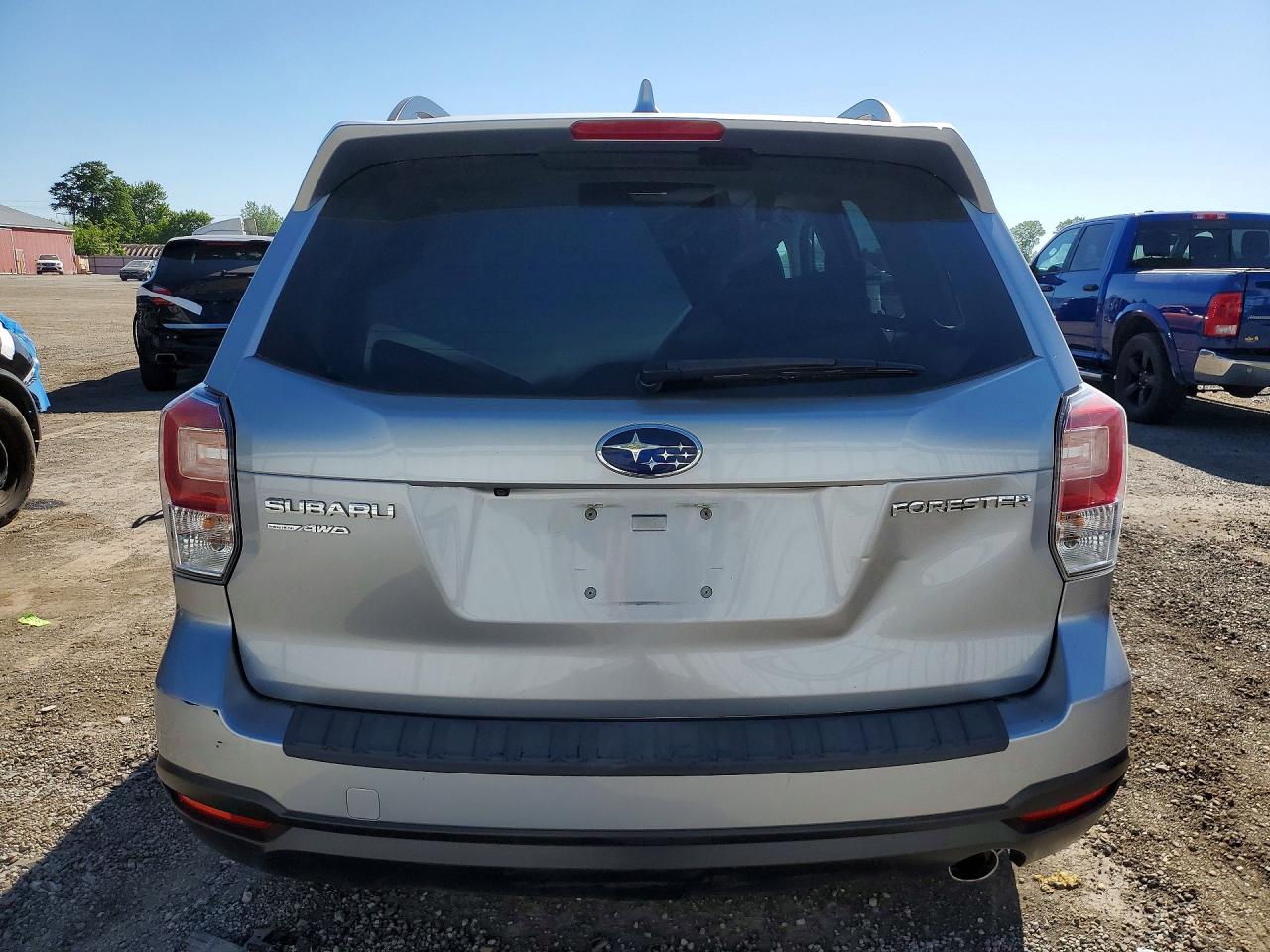2018 SUBARU FORESTER