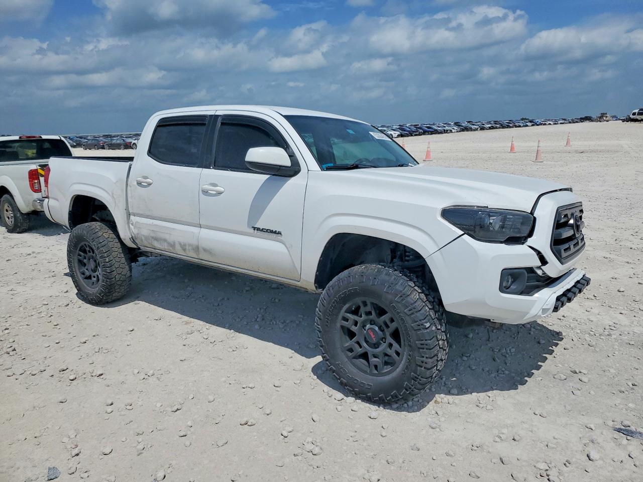 2017 TOYOTA TACOMA