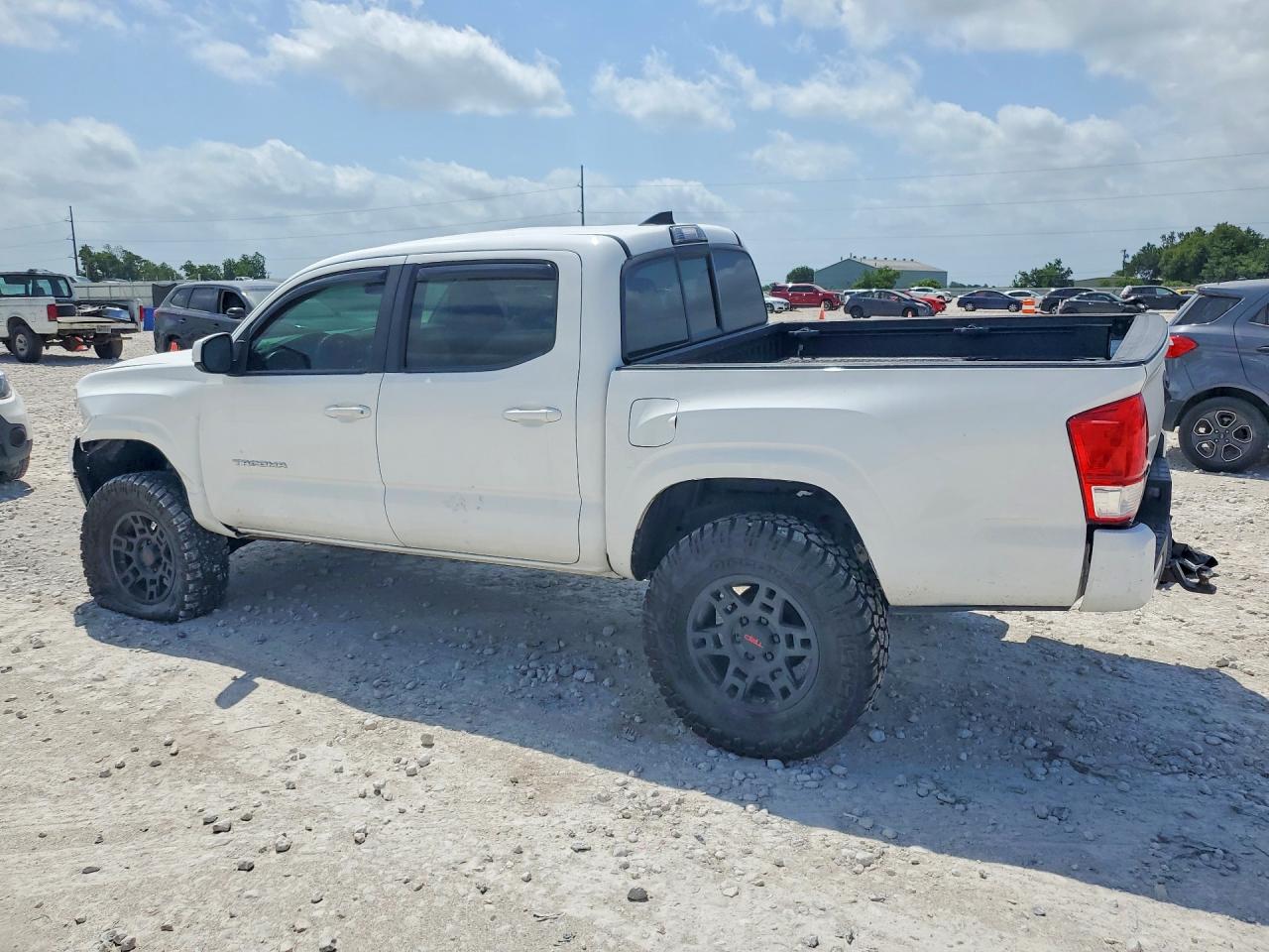 2017 TOYOTA TACOMA