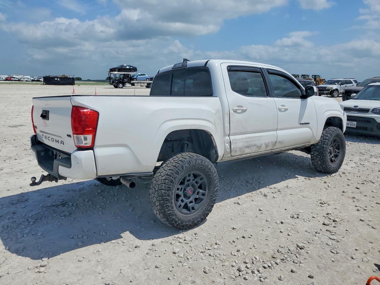 2017 TOYOTA TACOMA