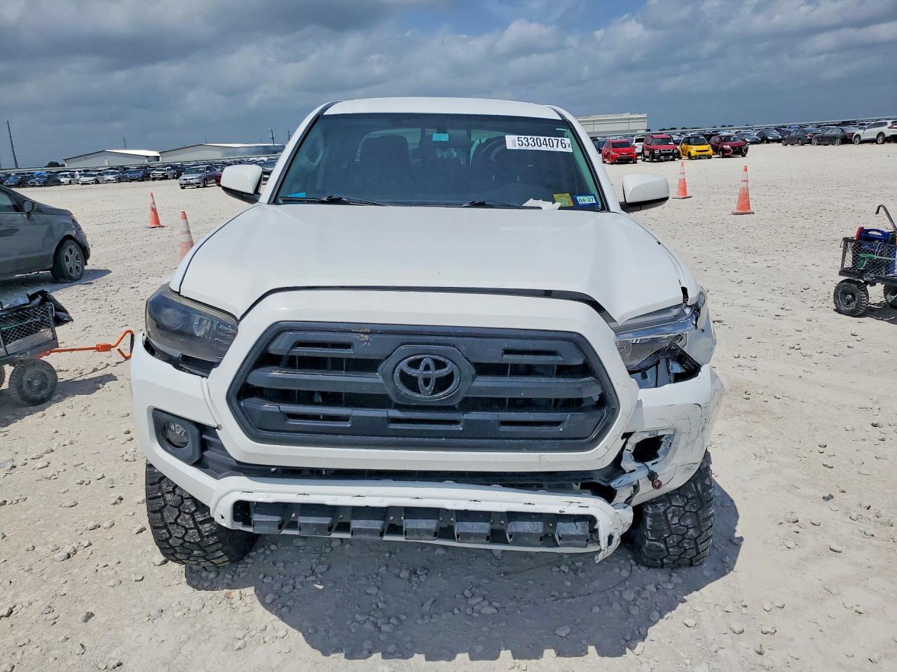 2017 TOYOTA TACOMA