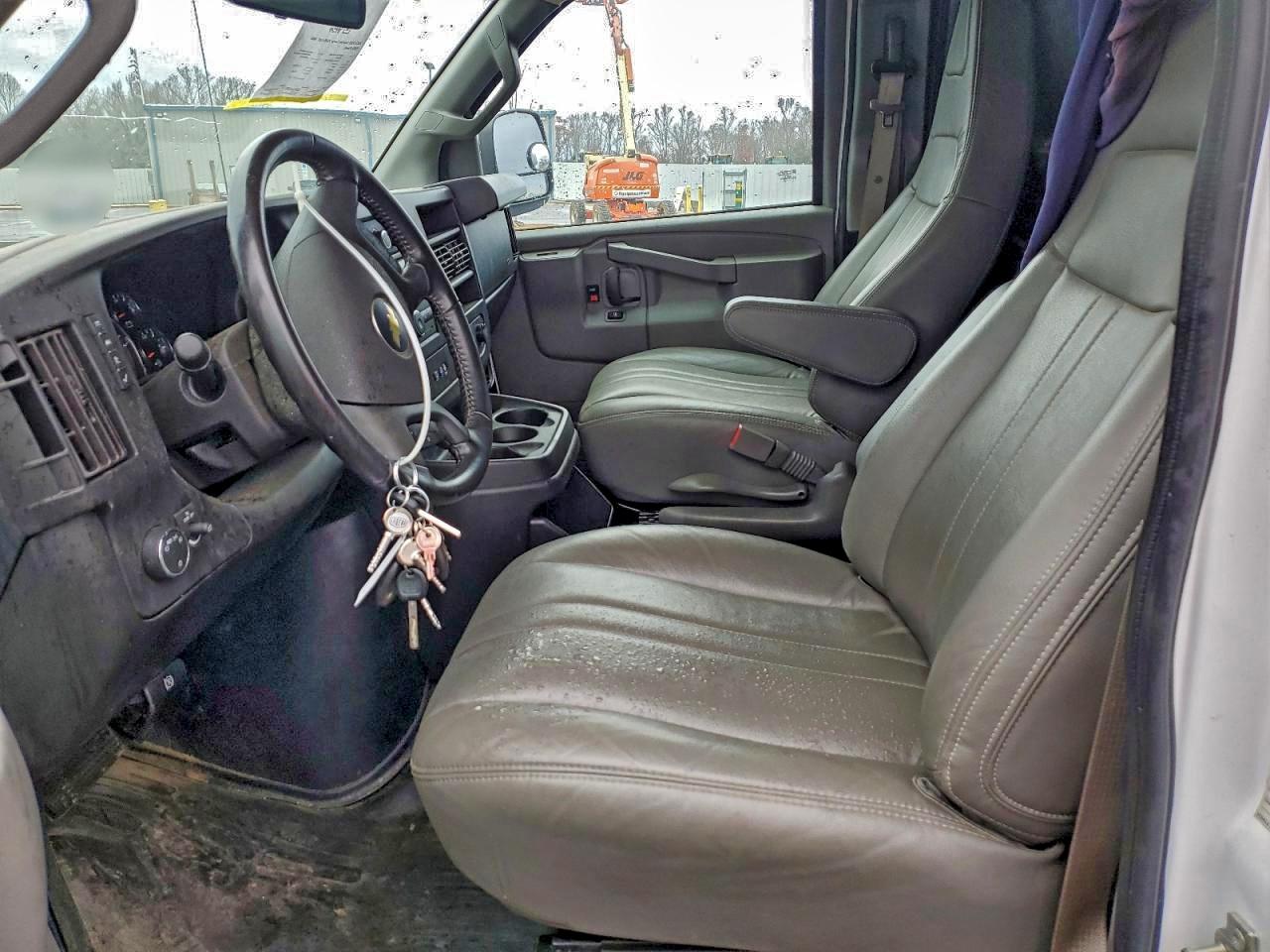 2023 CHEVROLET EXPRESS